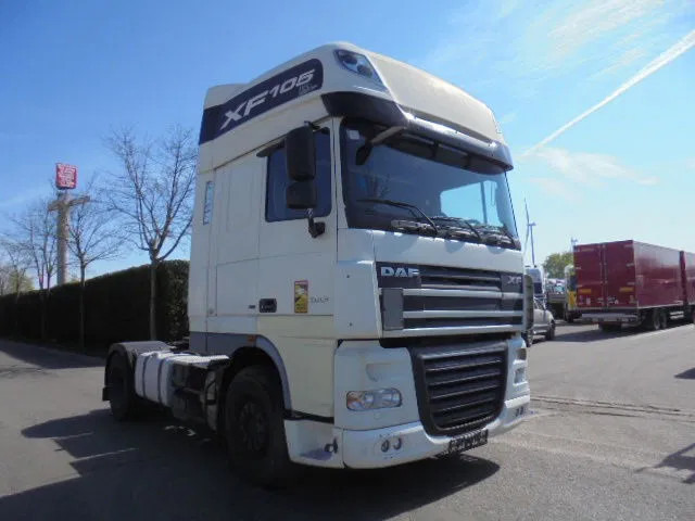 DAF XF 105.460 SUPERSPACE - Тягач: фото 3 DAF XF 105.460 SUPERSPACE - Тягач: фото 3