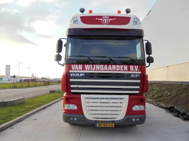 DAF XF 105 SUPER-SPACE 460 6X2 - Тягач: фото 2 DAF XF 105 SUPER-SPACE 460 6X2 - Тягач: фото 2