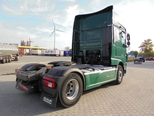 DAF XF 106.460 SUPER SPACE CAB - Тягач: фото 2 DAF XF 106.460 SUPER SPACE CAB - Тягач: фото 2