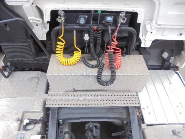 Тягач MAN TGX 26-480 6X2 NEW TYPE TACHO-SMART TACHO: фото 9 Тягач MAN TGX 26-480 6X2 NEW TYPE TACHO-SMART TACHO: фото 9