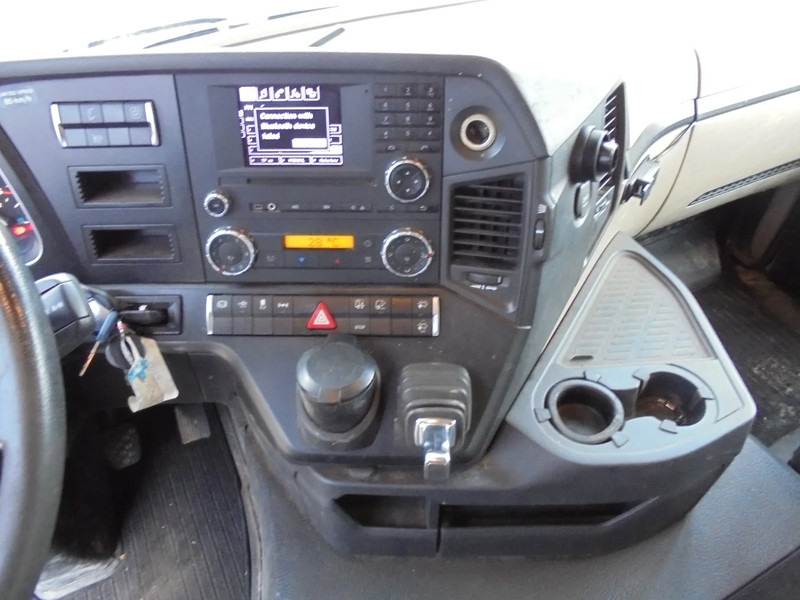 Тягач Mercedes-Benz Actros 1943: фото 11 Тягач Mercedes-Benz Actros 1943: фото 11