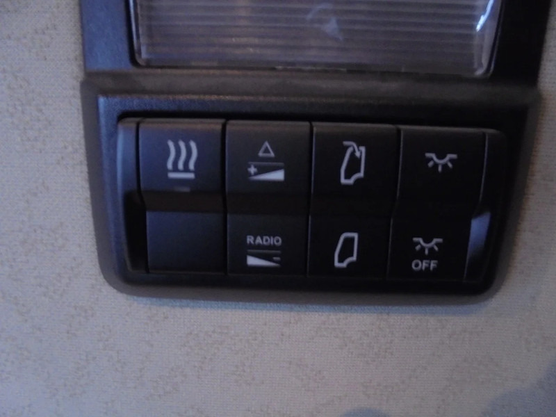 Тягач Mercedes-Benz Actros 1943: фото 14 Тягач Mercedes-Benz Actros 1943: фото 14