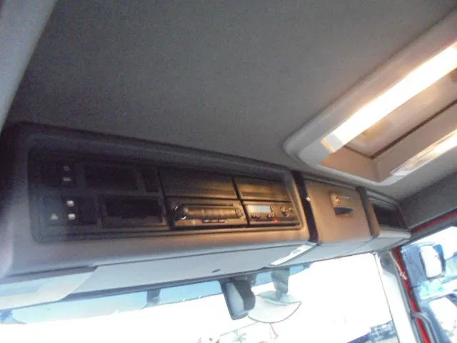 Тягач Renault T460 + HIAB 158 E5: фото 17