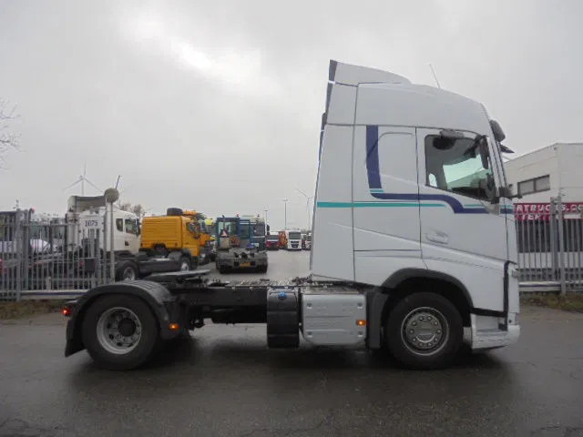 Volvo FH 420 NL TRUCK APK 09-26 - Тягач: фото 4 Volvo FH 420 NL TRUCK APK 09-26 - Тягач: фото 4