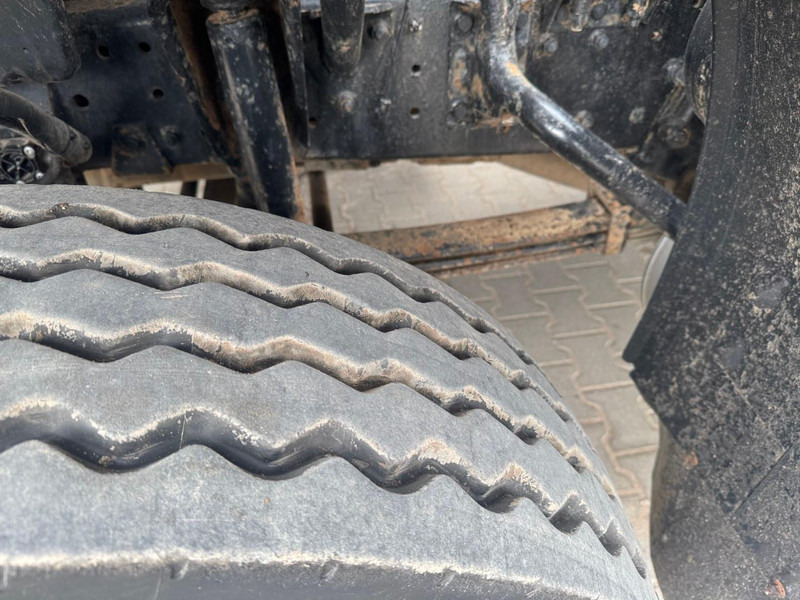 Самосвал MAN 26.372: фото 13