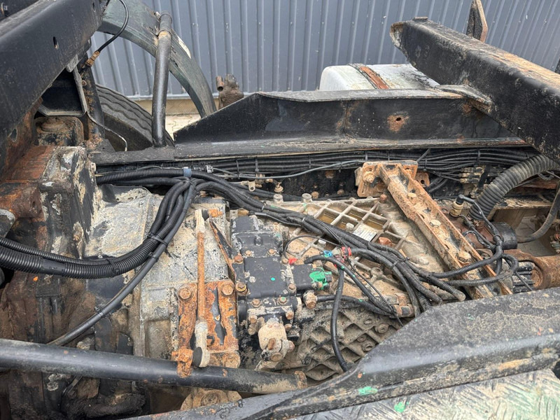 Самосвал MAN 26.372: фото 14