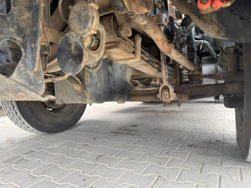 Самосвал MAN 26.372: фото 12