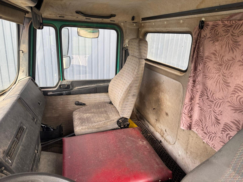 Самосвал MAN 26.372: фото 8