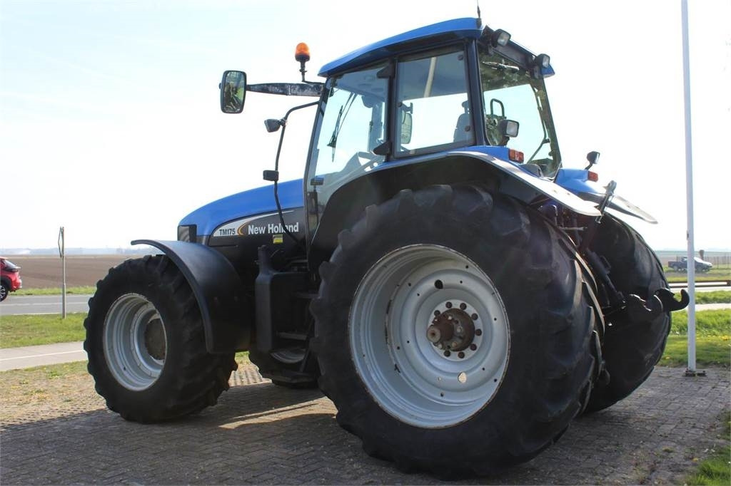 New Holland TM175 - Трактор: фото 4 New Holland TM175 - Трактор: фото 4