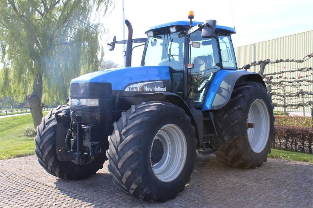 New Holland TM175 - Трактор: фото 1 New Holland TM175 - Трактор: фото 1