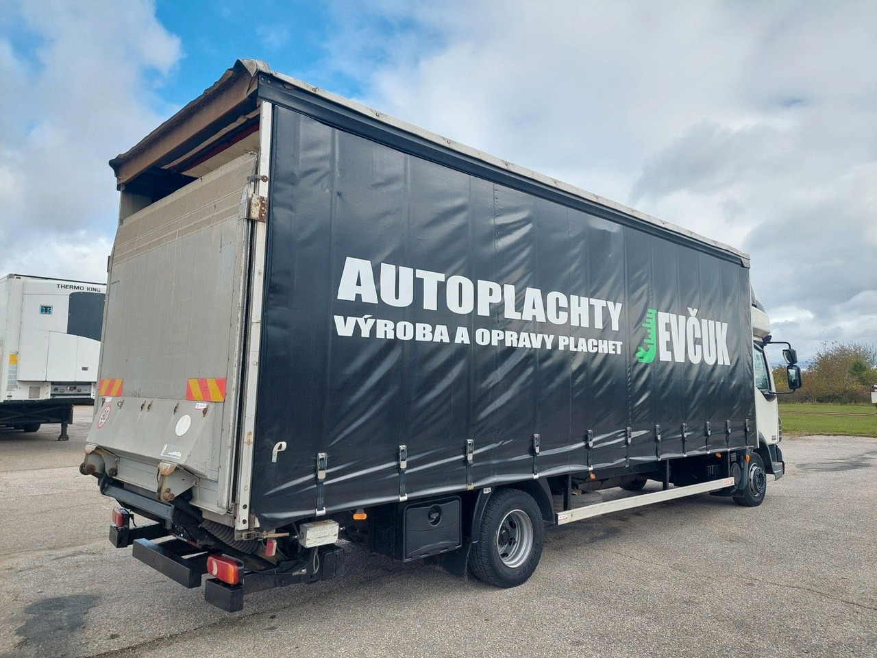 DAF FA LF 45.220 G12 4x2 - Тентованный грузовик: фото 4 DAF FA LF 45.220 G12 4x2 - Тентованный грузовик: фото 4