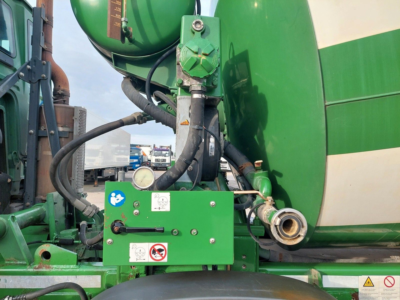 Автобетоносмеситель MAN TGS 32.360 BB Stetter 8x4: фото 13 Автобетоносмеситель MAN TGS 32.360 BB Stetter 8x4: фото 13