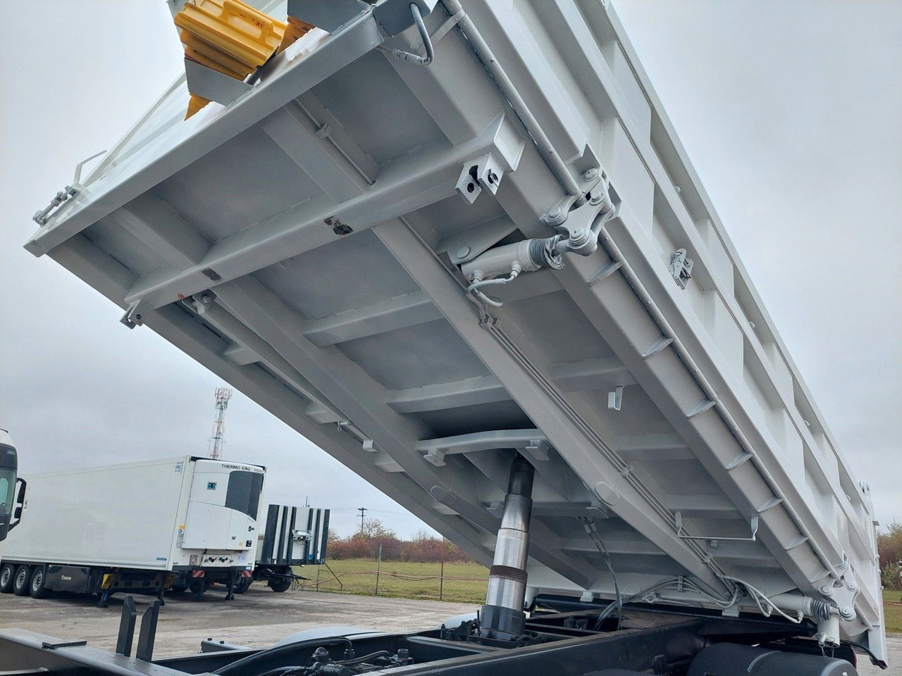 MAN TGS 33.480 6x6 BB Bordmatik - Самосвал: фото 5 MAN TGS 33.480 6x6 BB Bordmatik - Самосвал: фото 5