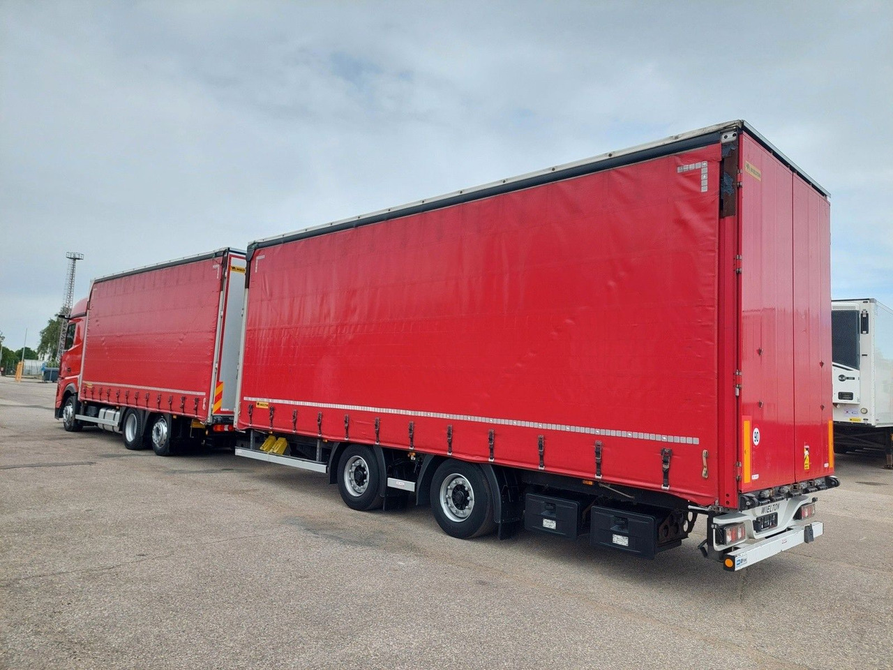 Mercedes-Benz Actros 2545 L/NR 6x2 + Wielton PC2K Durchbar - Тентованный грузовик: фото 3 Mercedes-Benz Actros 2545 L/NR 6x2 + Wielton PC2K Durchbar - Тентованный грузовик: фото 3