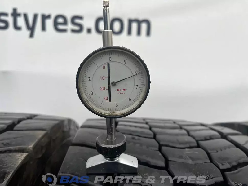 Continental Continental 315/80R22.5 Hybrid HD5 156/150 M+S 3PMSF gebruikte set - Шина для Грузовиков: фото 3 Continental Continental 315/80R22.5 Hybrid HD5 156/150 M+S 3PMSF gebruikte set - Шина для Грузовиков: фото 3