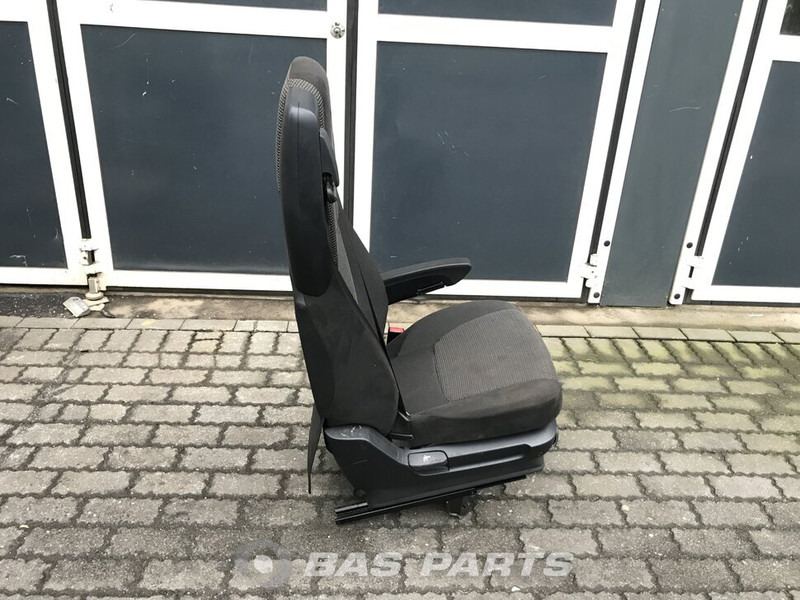 DAF CF Euro 6 - Сиденье для Грузовиков: фото 2 DAF CF Euro 6 - Сиденье для Грузовиков: фото 2