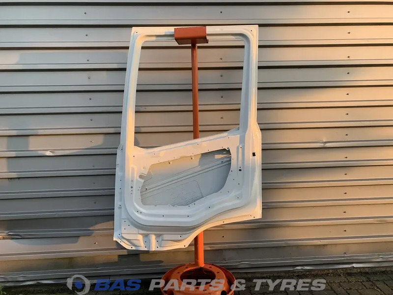 DAF XF G2 Portier Rechts DAF 2197012 - Дверь и запчасти для Грузовиков: фото 2 DAF XF G2 Portier Rechts DAF 2197012 - Дверь и запчасти для Грузовиков: фото 2