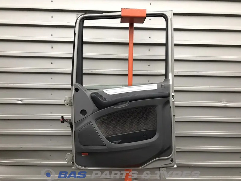 DAF XF106 Portier Rechts DAF 1881863 - Дверь и запчасти для Грузовиков: фото 2 DAF XF106 Portier Rechts DAF 1881863 - Дверь и запчасти для Грузовиков: фото 2