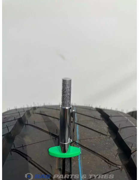 Goodyear Goodyear 265/70R17.5 Kmax S 139/136 M M+S 3PMSF gebruikte set - Шина для Грузовиков: фото 3 Goodyear Goodyear 265/70R17.5 Kmax S 139/136 M M+S 3PMSF gebruikte set - Шина для Грузовиков: фото 3