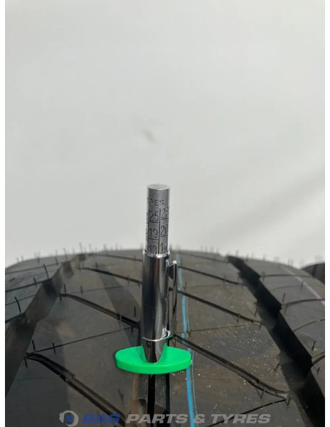 Goodyear Goodyear 265/70R17.5 Kmax S 139/136 M M+S 3PMSF gebruikte set - Шина для Грузовиков: фото 3 Goodyear Goodyear 265/70R17.5 Kmax S 139/136 M M+S 3PMSF gebruikte set - Шина для Грузовиков: фото 3