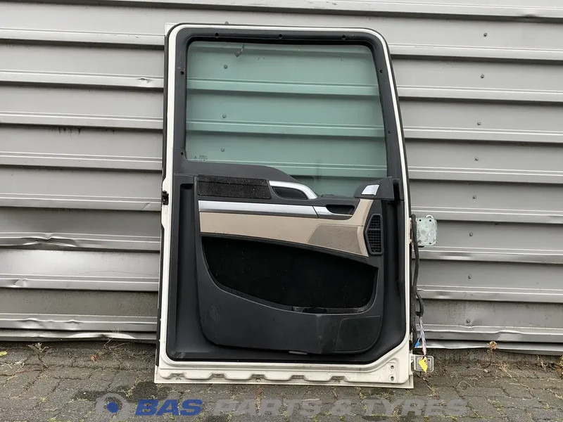 MAN TGX Portier Links MAN 81626004129 - Дверь и запчасти для Грузовиков: фото 2 MAN TGX Portier Links MAN 81626004129 - Дверь и запчасти для Грузовиков: фото 2