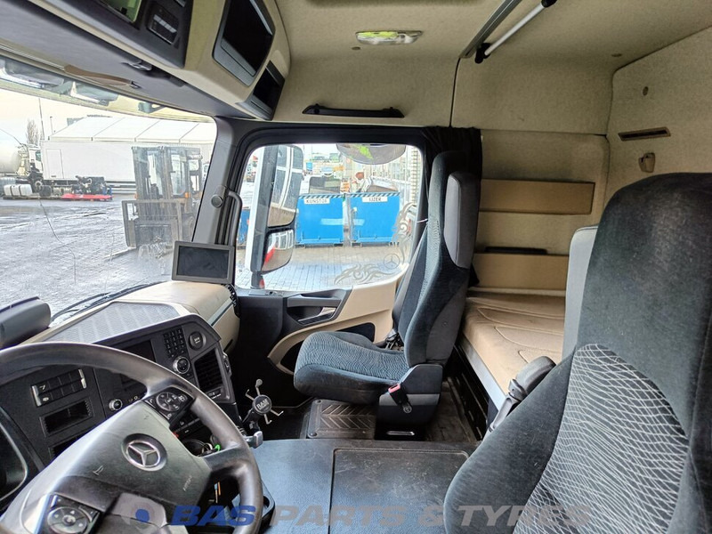 Кабина и интерьер для Грузовиков Mercedes-Benz Actros MP4 Mercedes ClassicSpace L-cab L2H1 A 000 600 01 01: фото 6