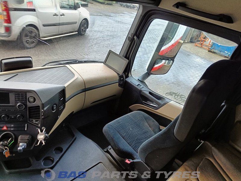 Кабина и интерьер для Грузовиков Mercedes-Benz Actros MP4 Mercedes ClassicSpace L-cab L2H1 A 000 600 01 01: фото 7