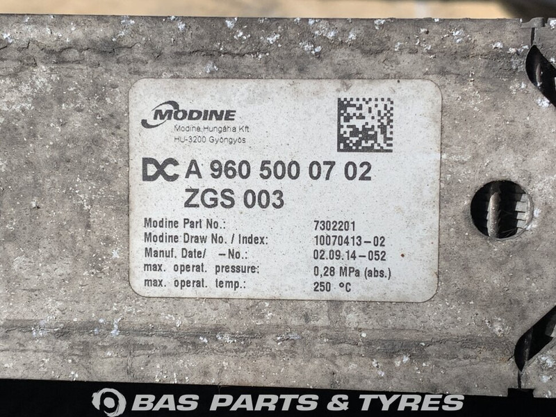 Mercedes-Benz Antos MP4 - Радиатор для Грузовиков: фото 3 Mercedes-Benz Antos MP4 - Радиатор для Грузовиков: фото 3