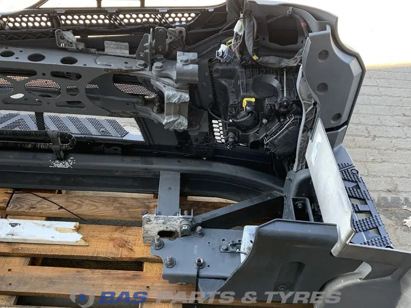 Mercedes-Benz Antos MP4 - Бампер для Грузовиков: фото 4 Mercedes-Benz Antos MP4 - Бампер для Грузовиков: фото 4