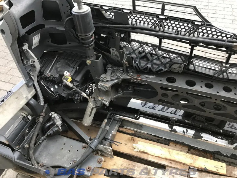 Mercedes-Benz Antos MP4 - Бампер для Грузовиков: фото 4 Mercedes-Benz Antos MP4 - Бампер для Грузовиков: фото 4