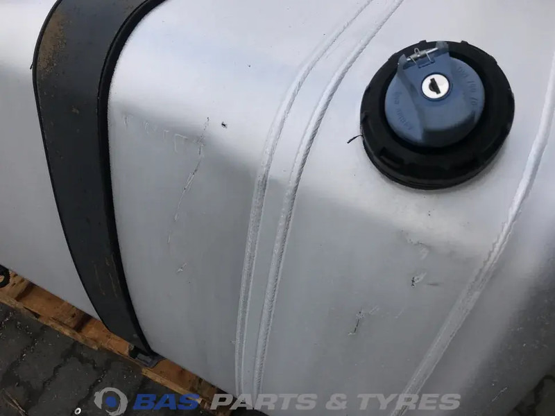 Топливный бак для Грузовиков Mercedes-Benz Brandstoftank Mercedes 820 Liter A 960 470 34 01: фото 6 Топливный бак для Грузовиков Mercedes-Benz Brandstoftank Mercedes 820 Liter A 960 470 34 01: фото 6