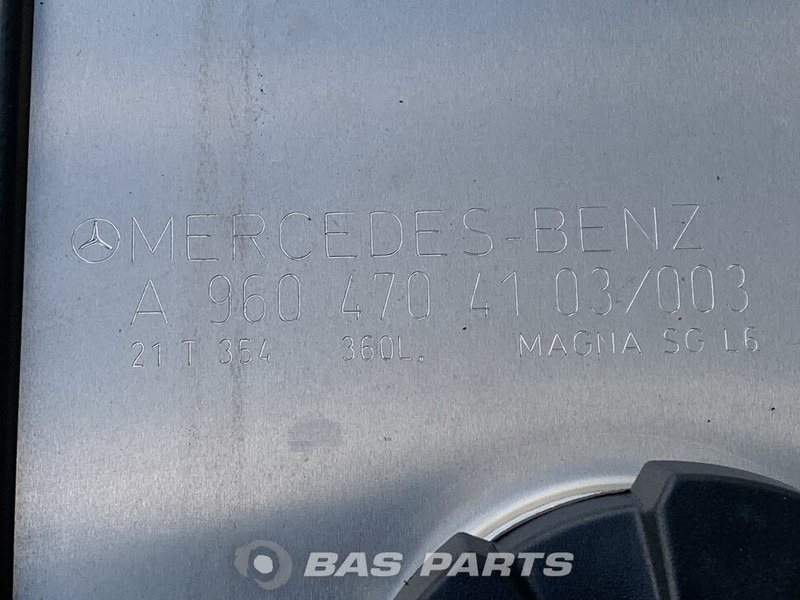 Mercedes-Benz - Топливный бак для Грузовиков: фото 5 Mercedes-Benz - Топливный бак для Грузовиков: фото 5