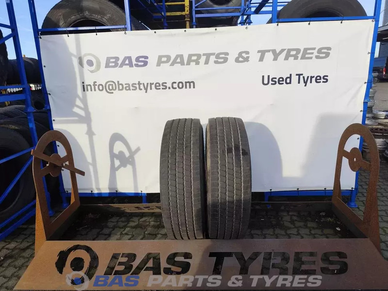 Pirelli Pirelli 315/70R22.5 FR01 II gebruikte set - Шина для Грузовиков: фото 1 Pirelli Pirelli 315/70R22.5 FR01 II gebruikte set - Шина для Грузовиков: фото 1