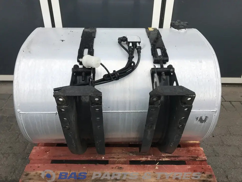 Renault - Топливный бак для Грузовиков: фото 3 Renault - Топливный бак для Грузовиков: фото 3