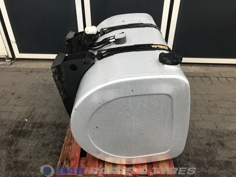 Renault - Топливный бак для Грузовиков: фото 4 Renault - Топливный бак для Грузовиков: фото 4