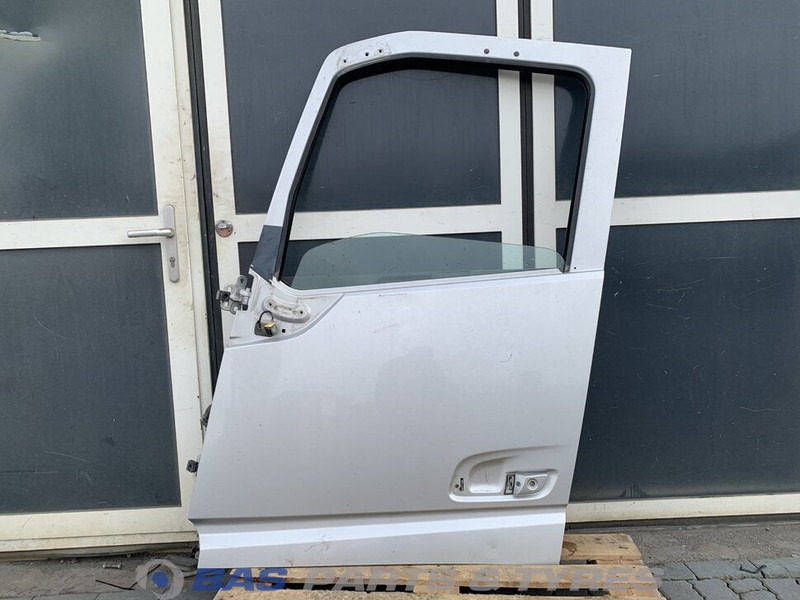 Volvo FH4 Portier Links Volvo 82183078 - Дверь и запчасти для Грузовиков: фото 1 Volvo FH4 Portier Links Volvo 82183078 - Дверь и запчасти для Грузовиков: фото 1