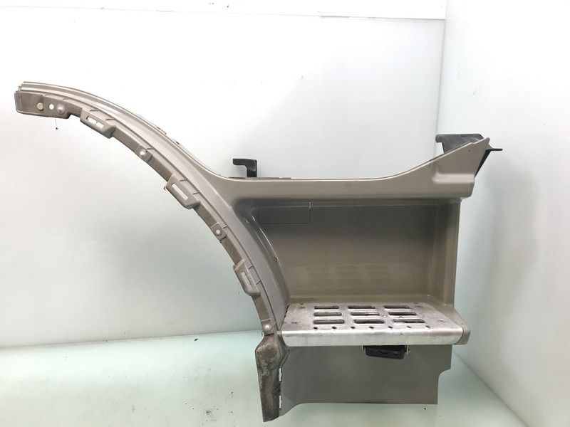 Volvo FM4 Opstap Rechts Volvo 82644147 - Кузов и экстерьер для Грузовиков: фото 1 Volvo FM4 Opstap Rechts Volvo 82644147 - Кузов и экстерьер для Грузовиков: фото 1