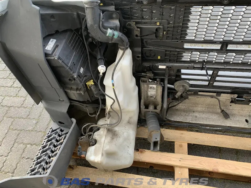 Volvo FM5 Bumper Volvo 82491840 - Бампер для Грузовиков: фото 4 Volvo FM5 Bumper Volvo 82491840 - Бампер для Грузовиков: фото 4