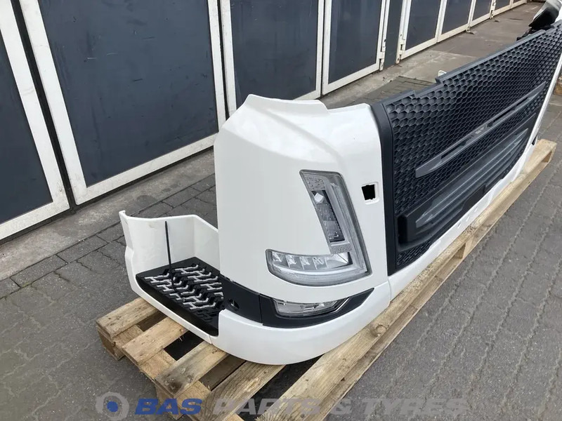 Volvo FM5 - Бампер для Грузовиков: фото 3 Volvo FM5 - Бампер для Грузовиков: фото 3