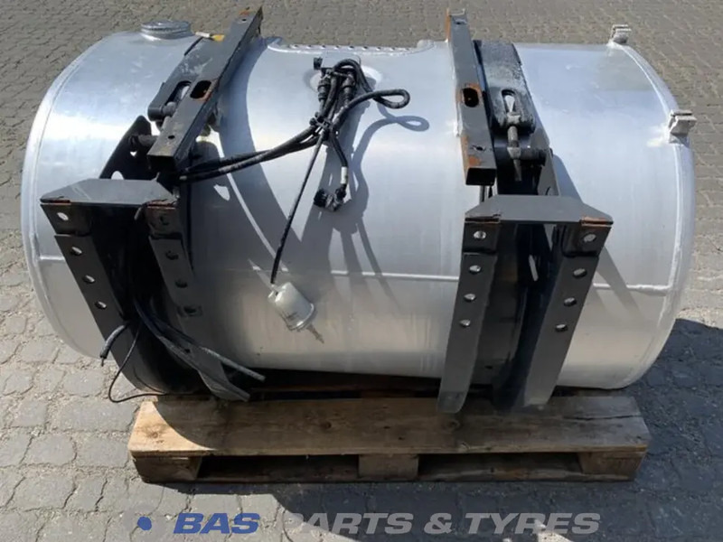 Volvo - Топливный бак для Грузовиков: фото 3 Volvo - Топливный бак для Грузовиков: фото 3