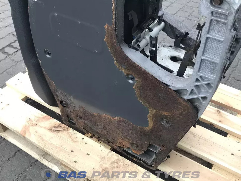 Volvo Volvo AdBlue tank 21219301 - Запчасти для Грузовиков: фото 5 Volvo Volvo AdBlue tank 21219301 - Запчасти для Грузовиков: фото 5