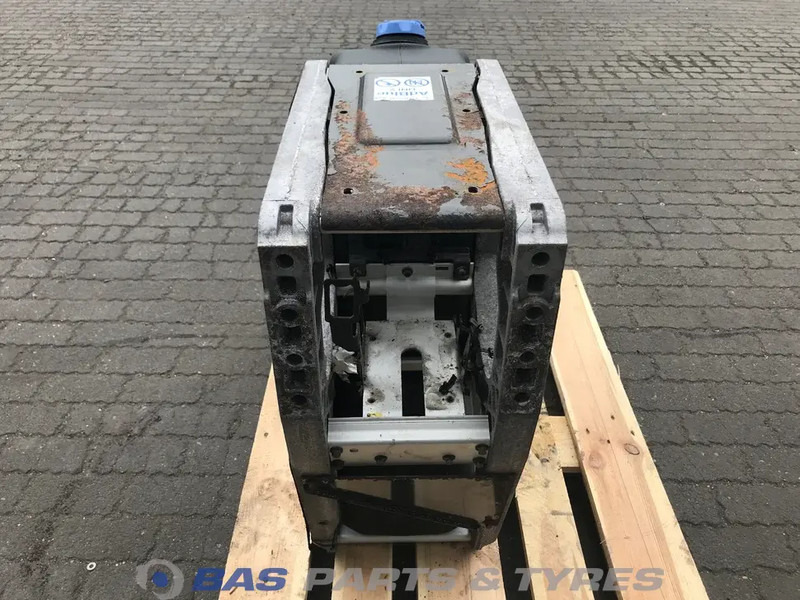 Volvo Volvo AdBlue tank 21219301 - Запчасти для Грузовиков: фото 3 Volvo Volvo AdBlue tank 21219301 - Запчасти для Грузовиков: фото 3