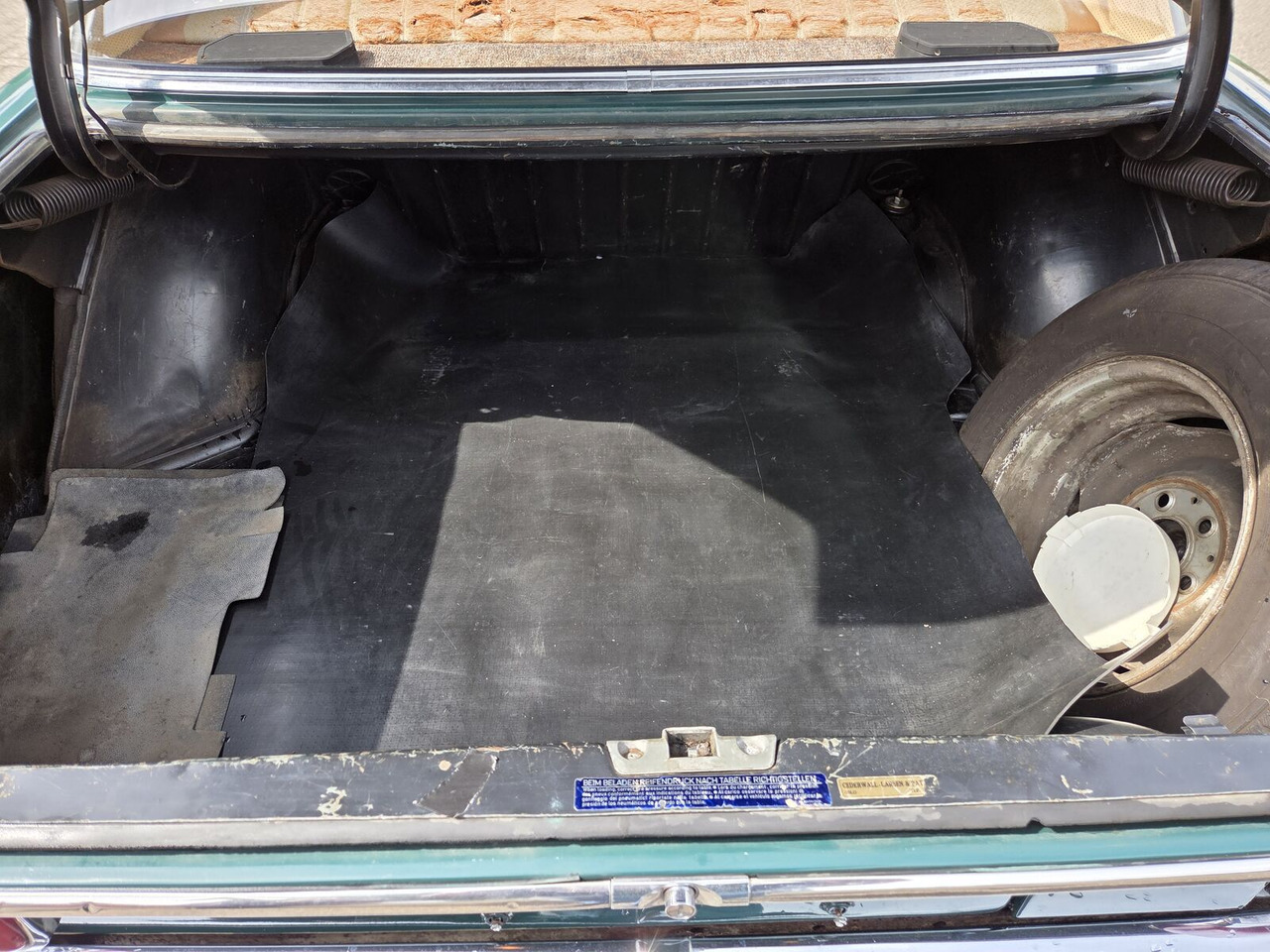 Легковой автомобиль Mercedes-Benz 220 (W115) auto: фото 16 Легковой автомобиль Mercedes-Benz 220 (W115) auto: фото 16