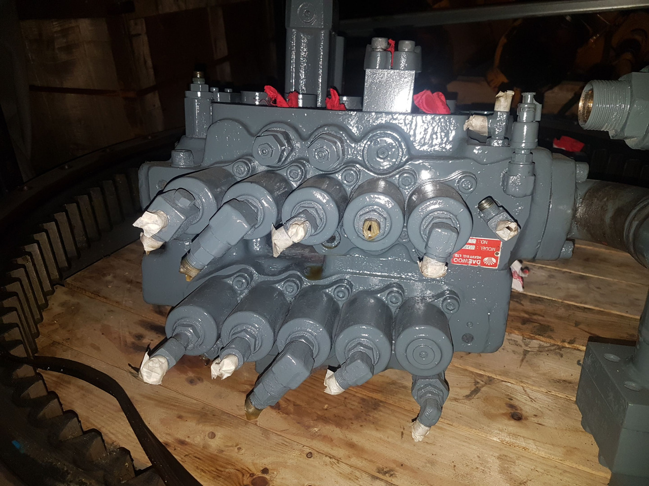 DAEWOO DX28-71 - Гидравлический клапан для Строительной техники: фото 4 DAEWOO DX28-71 - Гидравлический клапан для Строительной техники: фото 4