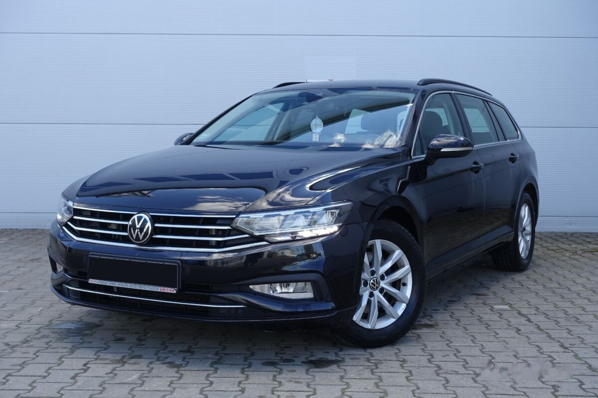 Легковой автомобиль Volkswagen Passat: фото 1