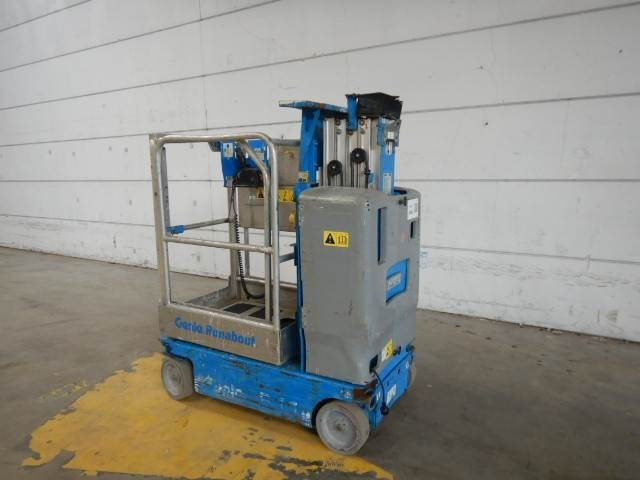 Genie GR15 - Вертикальный мачтовый подъемник: фото 2 Genie GR15 - Вертикальный мачтовый подъемник: фото 2