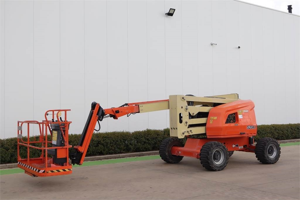JLG 520AJ - Коленчатый подъемник: фото 2 JLG 520AJ - Коленчатый подъемник: фото 2