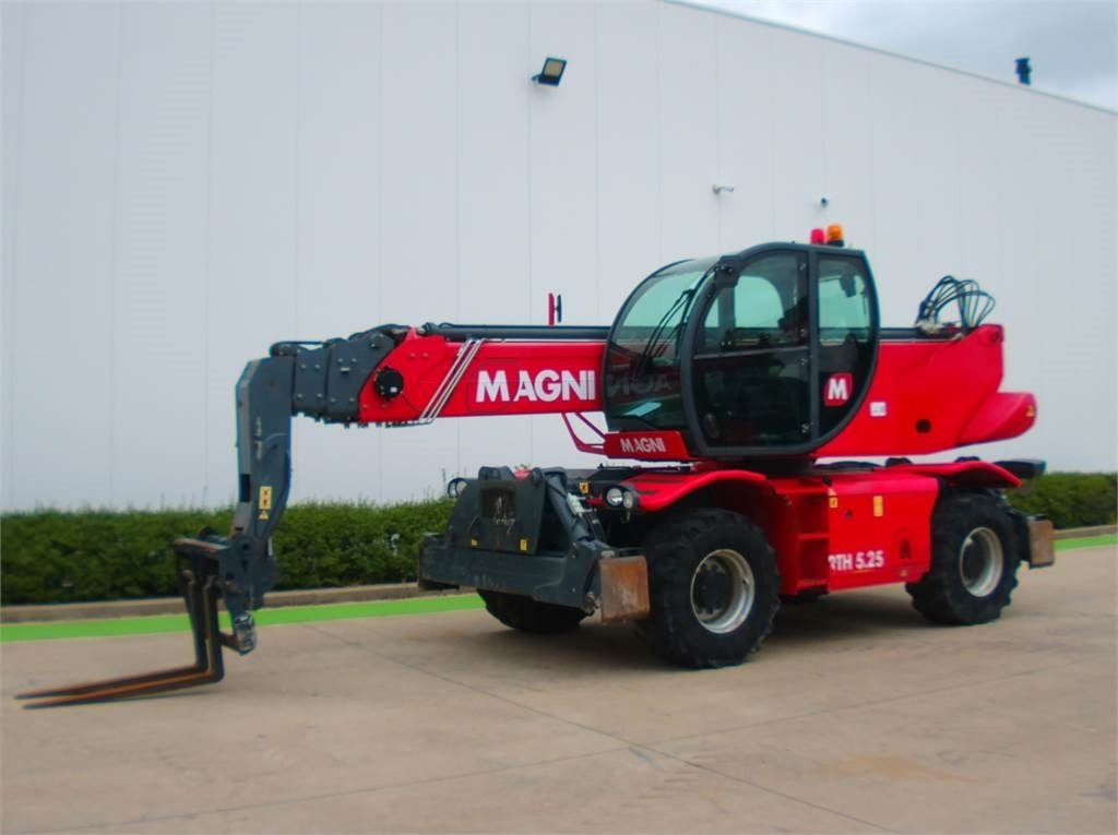 Magni 5.25 SH - Телескопический погрузчик: фото 2 Magni 5.25 SH - Телескопический погрузчик: фото 2