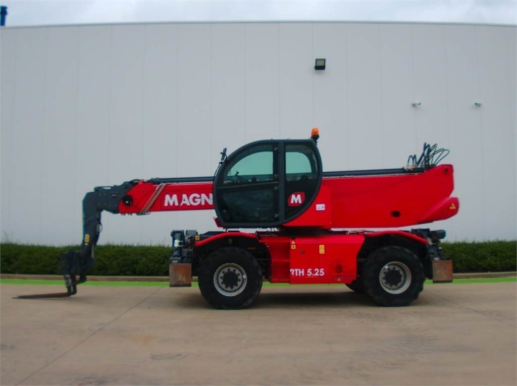 Magni 5.25 SH - Телескопический погрузчик: фото 1 Magni 5.25 SH - Телескопический погрузчик: фото 1