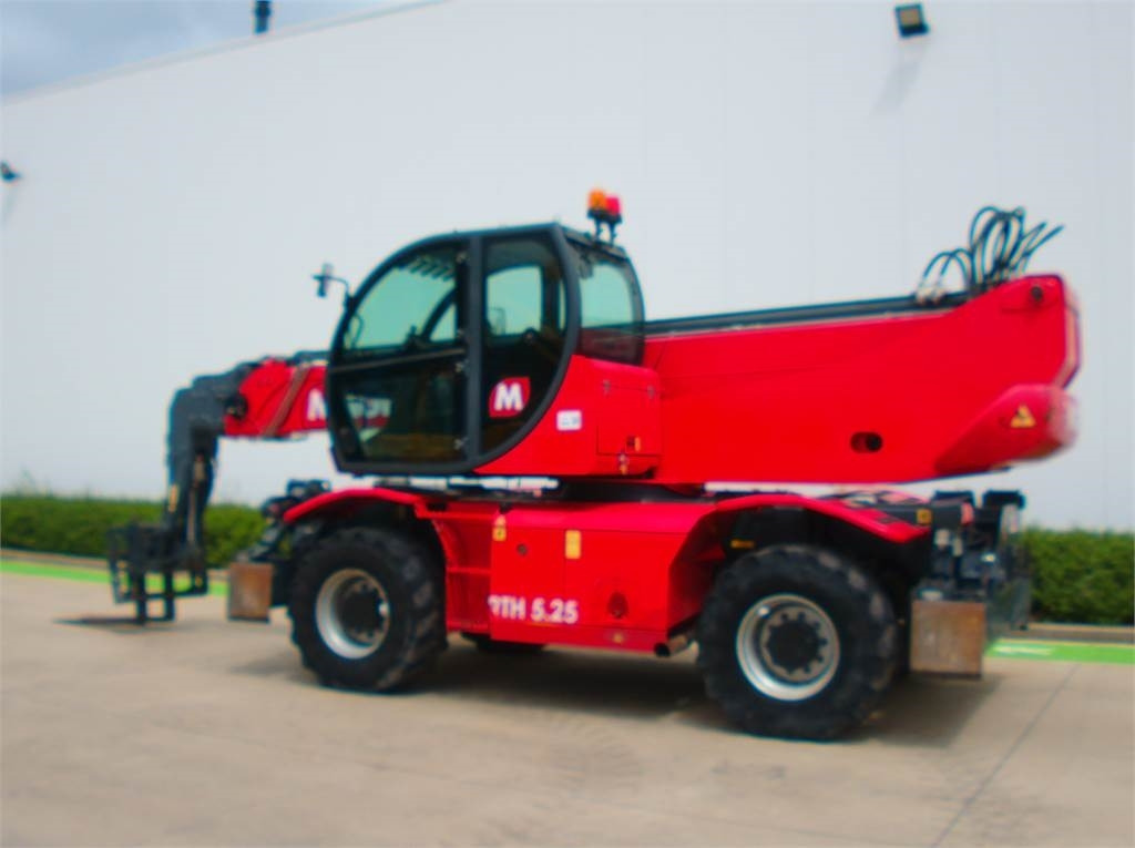 Magni 5.25 SH - Телескопический погрузчик: фото 3 Magni 5.25 SH - Телескопический погрузчик: фото 3